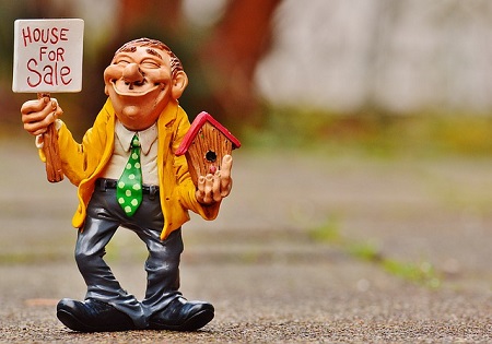 real estate agents 1116779 640